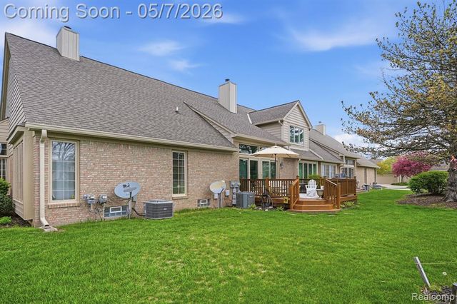 42626 Christina Drive, Sterling Heights, MI 48313