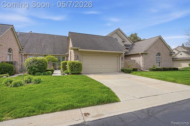 42626 Christina Drive, Sterling Heights, MI 48313