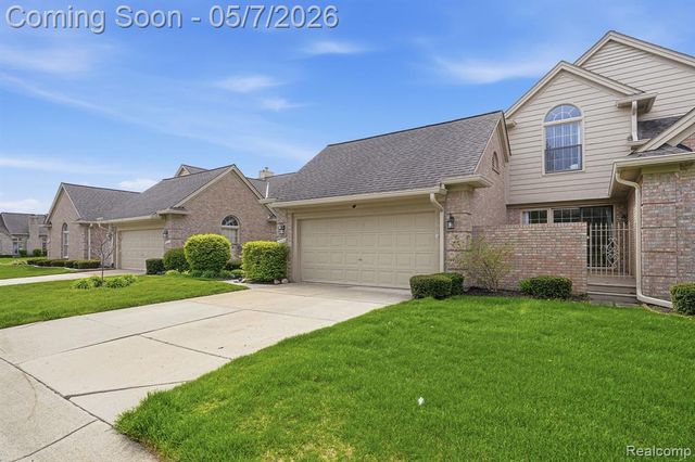42626 Christina Drive, Sterling Heights, MI 48313