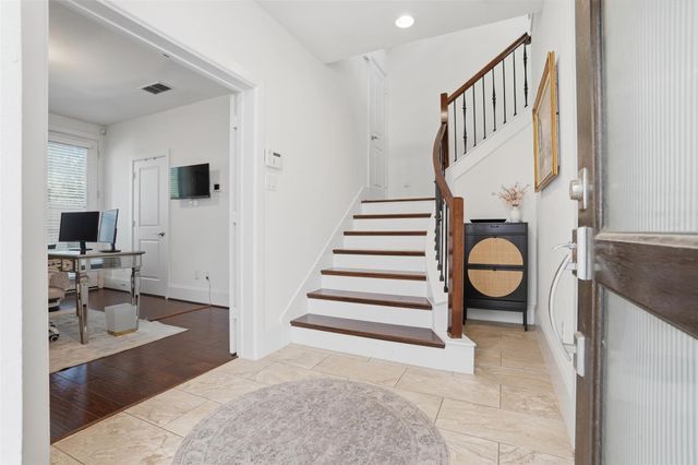 2106 Radcliffe Street, Houston, TX 77007