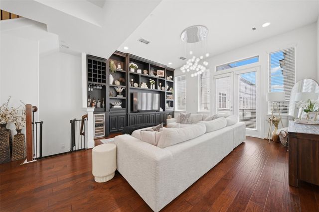 2106 Radcliffe Street, Houston, TX 77007