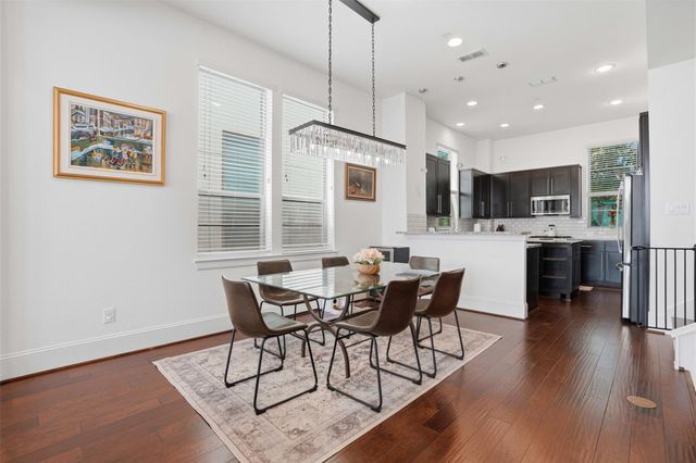 2106 Radcliffe Street, Houston, TX 77007