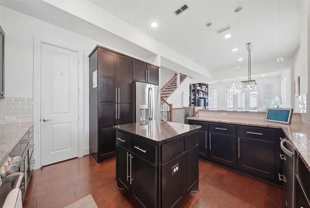 2106 Radcliffe Street, Houston, TX 77007