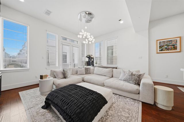 2106 Radcliffe Street, Houston, TX 77007
