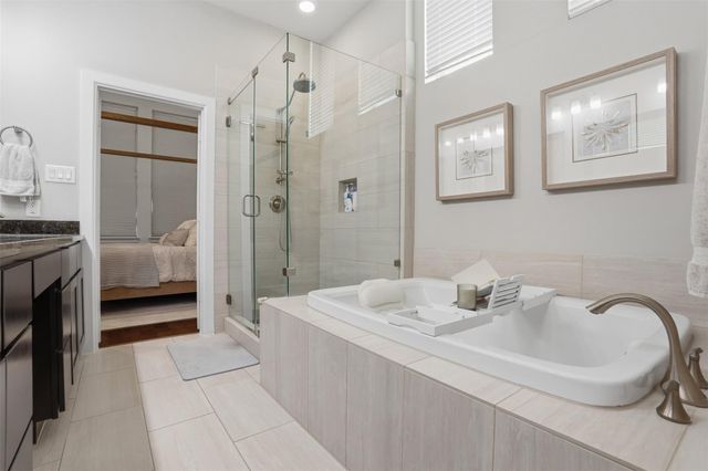 2106 Radcliffe Street, Houston, TX 77007
