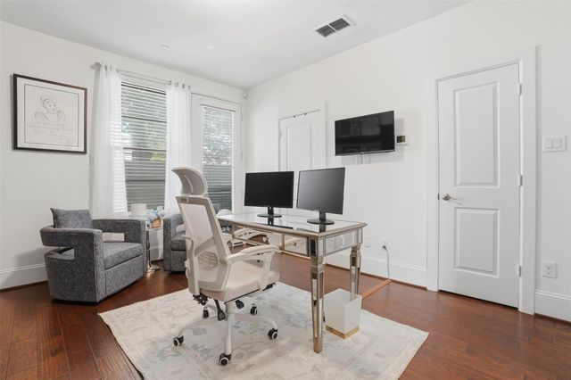 2106 Radcliffe Street, Houston, TX 77007