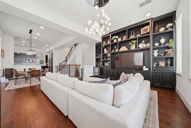 2106 Radcliffe Street, Houston, TX 77007
