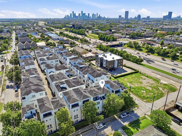 2106 Radcliffe Street, Houston, TX 77007