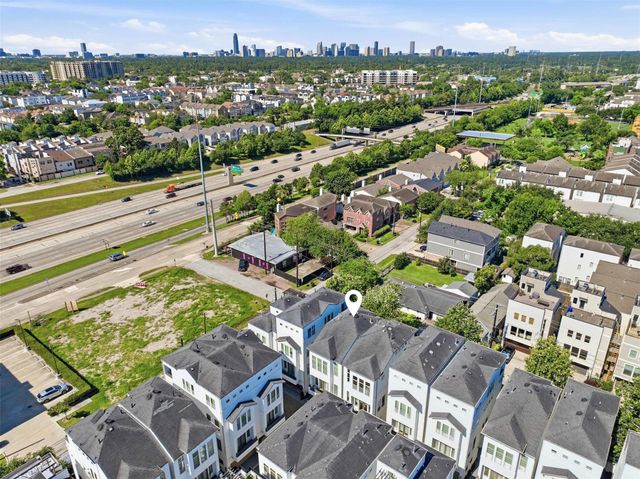 2106 Radcliffe Street, Houston, TX 77007