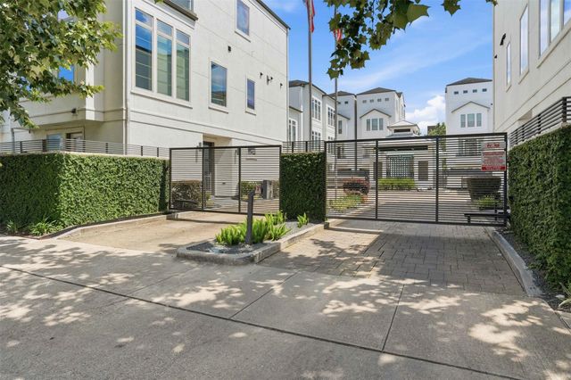 2106 Radcliffe Street, Houston, TX 77007