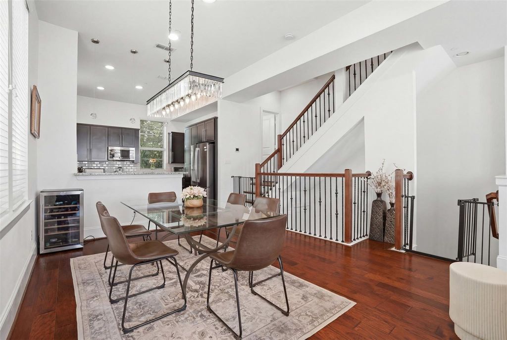 2106 Radcliffe Street, Houston, TX 77007