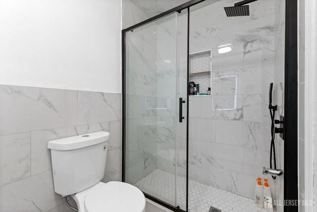 292 Pershing Avenue, Carteret, NJ 07008