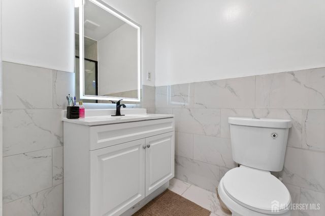 292 Pershing Avenue, Carteret, NJ 07008