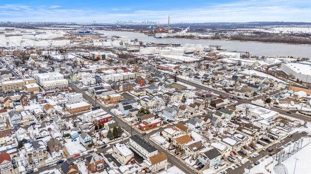 292 Pershing Avenue, Carteret, NJ 07008