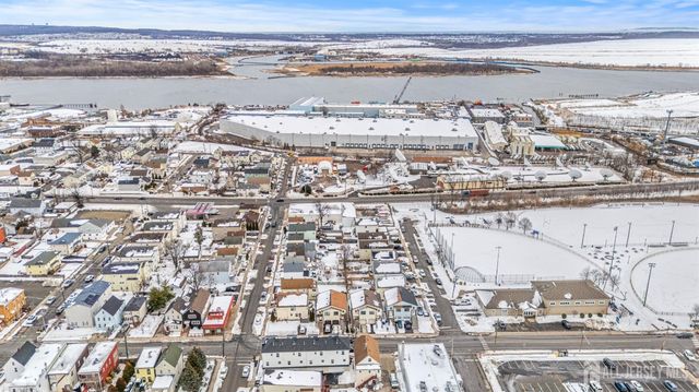 292 Pershing Avenue, Carteret, NJ 07008