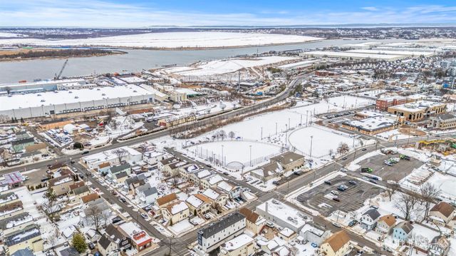 292 Pershing Avenue, Carteret, NJ 07008