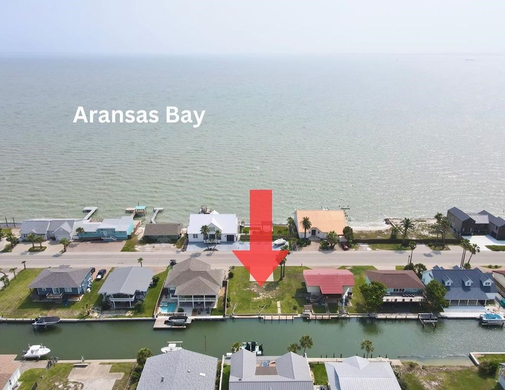 1837 Bay Shore Dr, Rockport, TX 78382 — photo 2