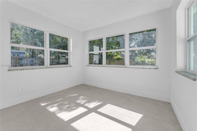 5820 Sheridan St, Hollywood, FL 33021