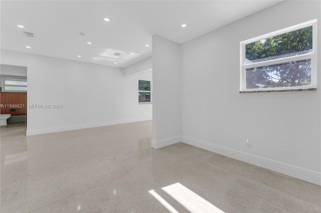 5820 Sheridan St, Hollywood, FL 33021