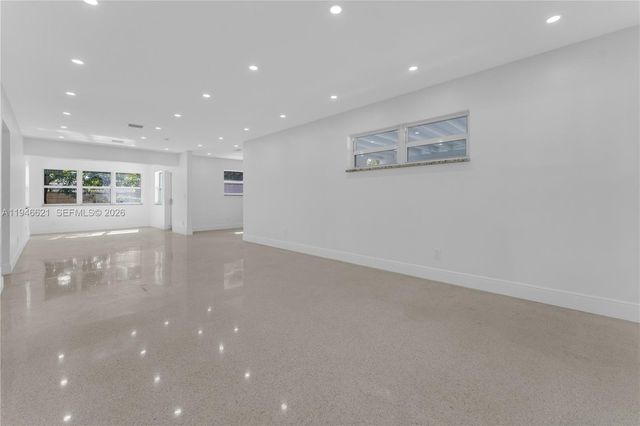 5820 Sheridan St, Hollywood, FL 33021