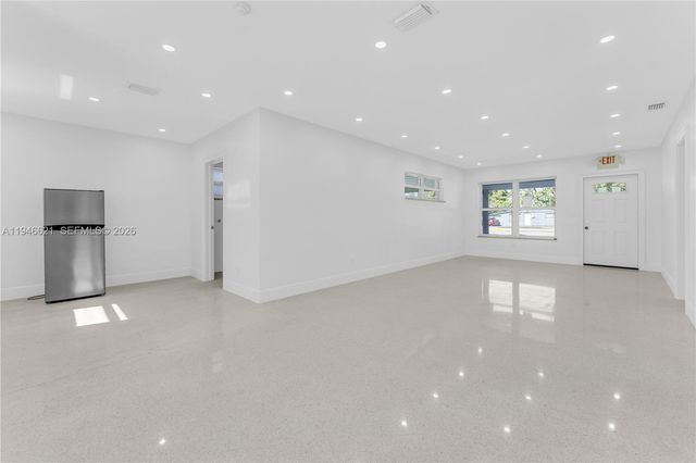 5820 Sheridan St, Hollywood, FL 33021