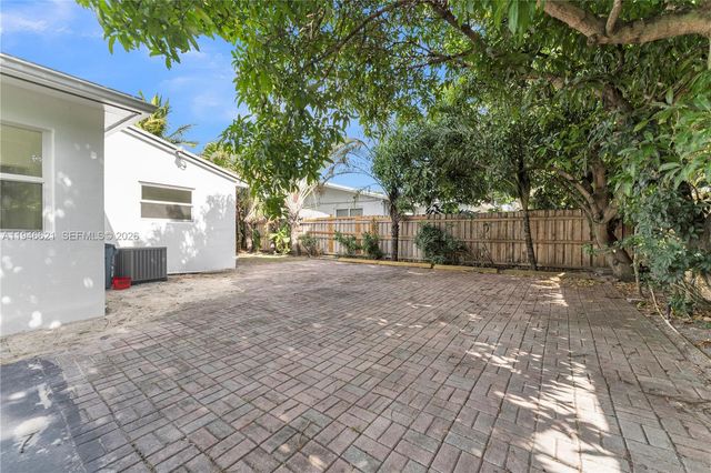 5820 Sheridan St, Hollywood, FL 33021