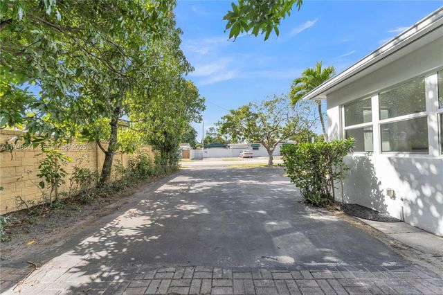 5820 Sheridan St, Hollywood, FL 33021