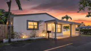 5820 Sheridan St, Hollywood, FL 33021