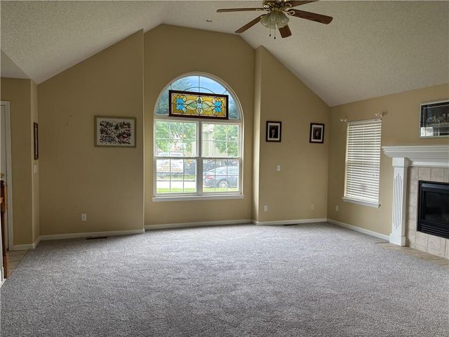1207 NW Walnut Court, Grain Valley, MO 64029