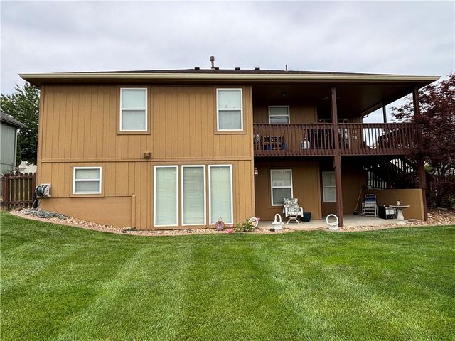 1207 NW Walnut Court, Grain Valley, MO 64029