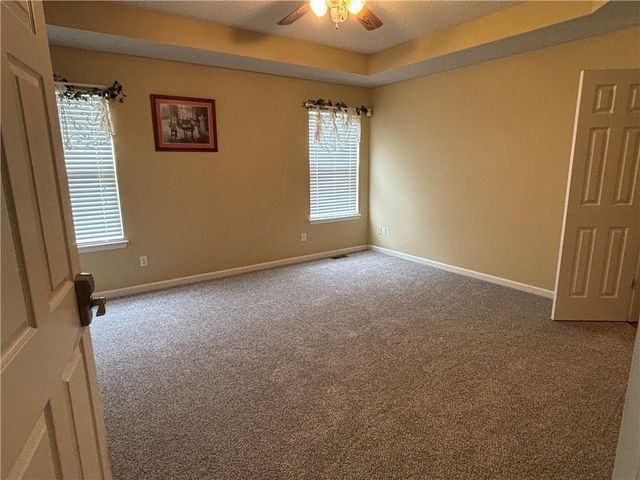 1207 NW Walnut Court, Grain Valley, MO 64029