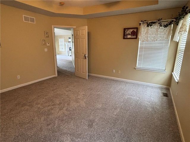 1207 NW Walnut Court, Grain Valley, MO 64029