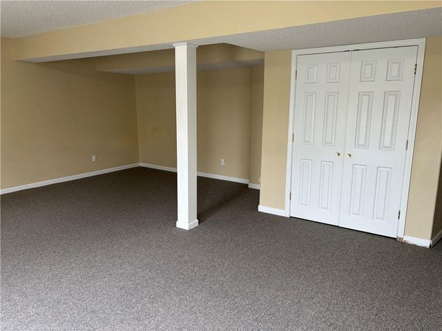 1207 NW Walnut Court, Grain Valley, MO 64029