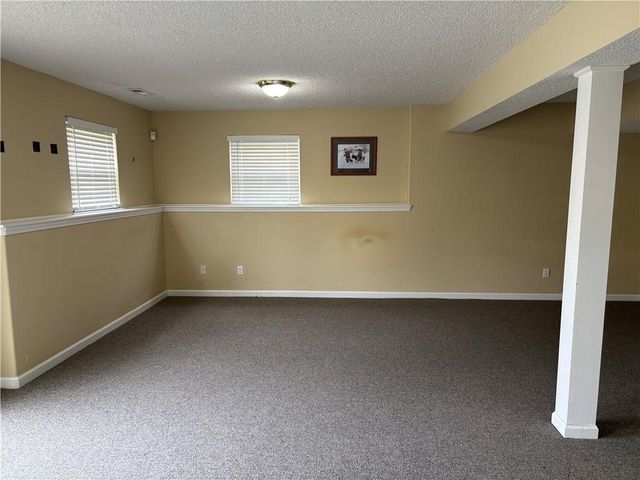 1207 NW Walnut Court, Grain Valley, MO 64029
