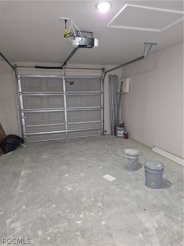 739 SW 9th ST, Cape Coral, FL 33991