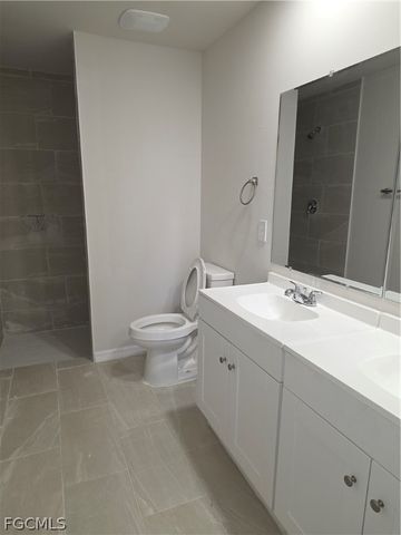 739 SW 9th ST, Cape Coral, FL 33991