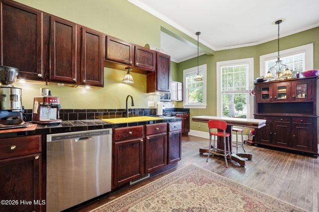 707 W 4th Street, Greenville, NC 27834