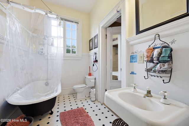 707 W 4th Street, Greenville, NC 27834