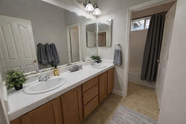 6625 Heather Falls St, Roseville, CA 95678