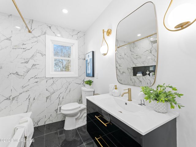 43 Harborage Avenue, Bayville, NJ 08721