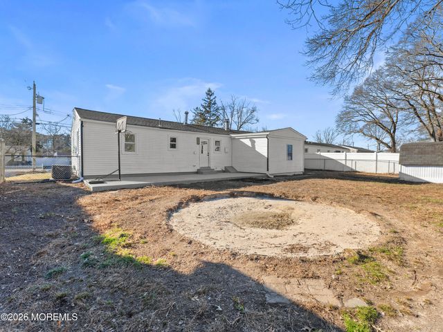 43 Harborage Avenue, Bayville, NJ 08721