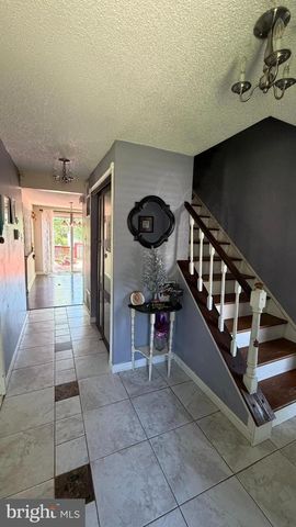 3333 PICKWICK LN, Woodbridge, VA 22192