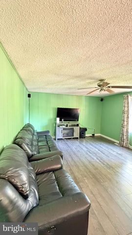 3333 PICKWICK LN, Woodbridge, VA 22192