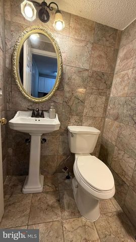 3333 PICKWICK LN, Woodbridge, VA 22192