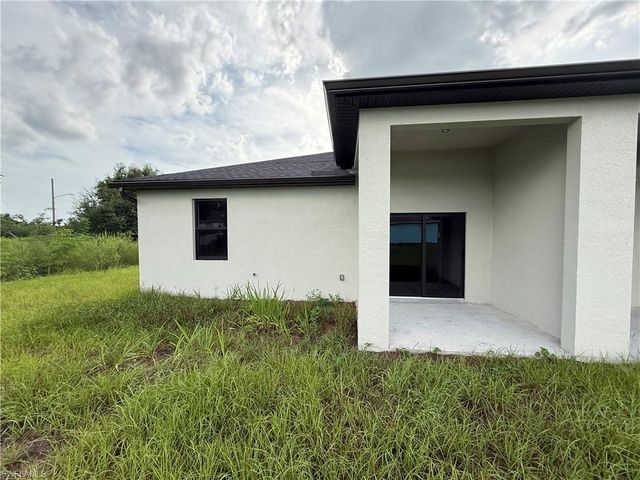 227 Ivan AVE S, Lehigh Acres, FL 33973