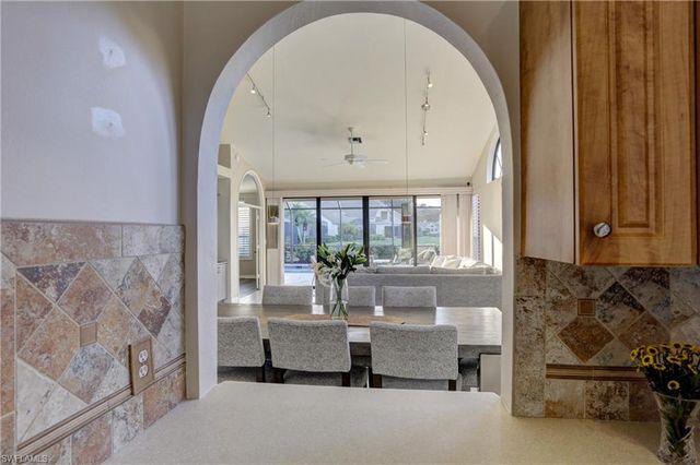 66 Water Oaks WAY # D66, Naples, FL 34105