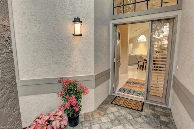 66 Water Oaks WAY # D66, Naples, FL 34105