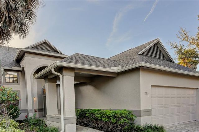 66 Water Oaks WAY # D66, Naples, FL 34105
