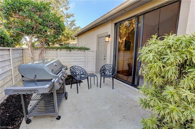 66 Water Oaks WAY # D66, Naples, FL 34105