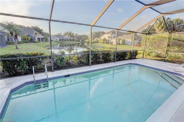 66 Water Oaks WAY # D66, Naples, FL 34105